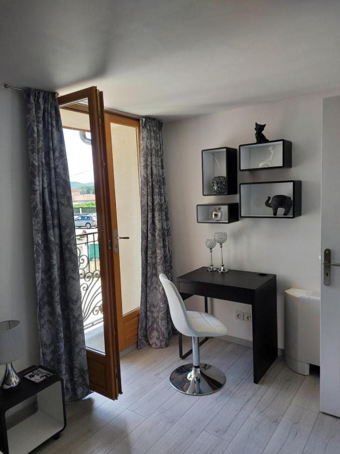 Les Dauphins Apartment Saint-Romain-de-Jalionas Exterior photo